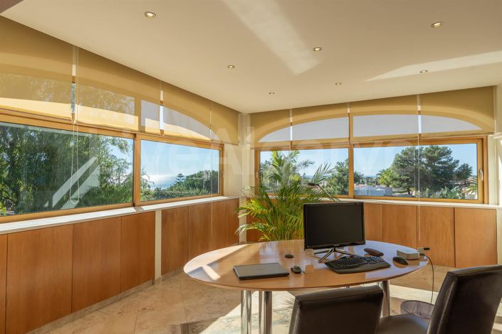 Image No.18-5 Bed House for sale