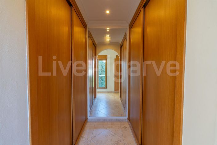 Image No.22-5 Bed House for sale