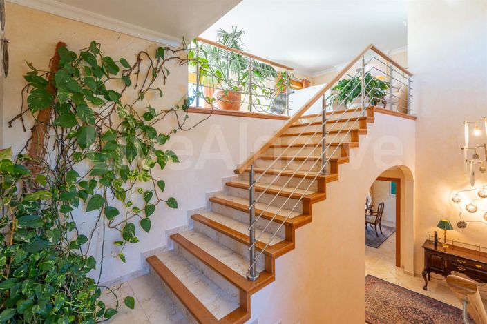 Image No.23-5 Bed House for sale