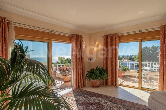 Image No.24-5 Bed House for sale