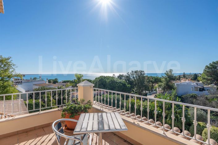 Image No.30-5 Bed House for sale