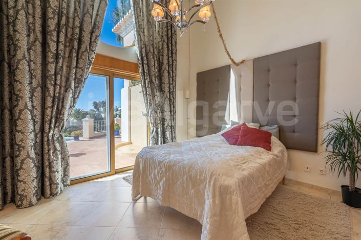 Image No.32-5 Bed House for sale