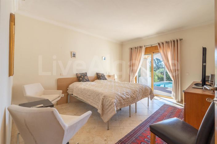 Image No.34-5 Bed House for sale