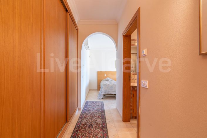 Image No.37-5 Bed House for sale