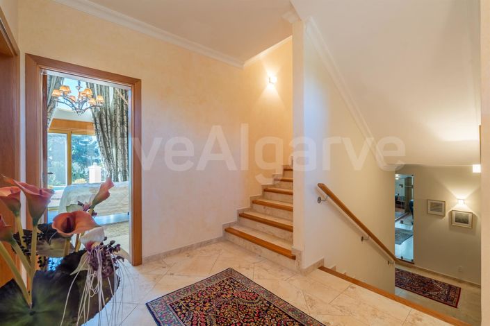 Image No.45-5 Bed House for sale