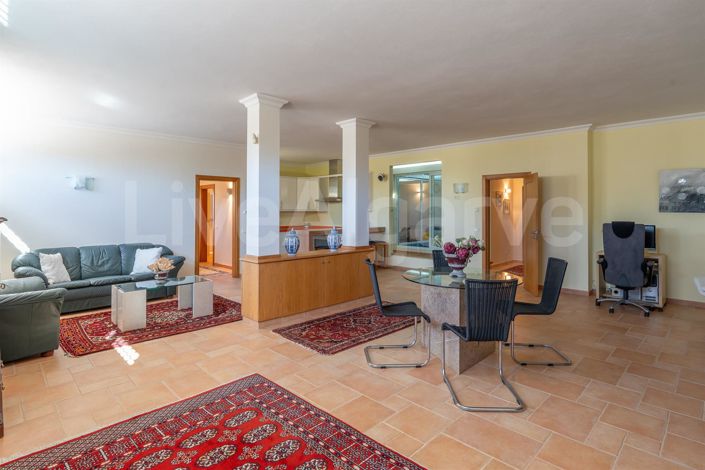 Image No.47-5 Bed House for sale