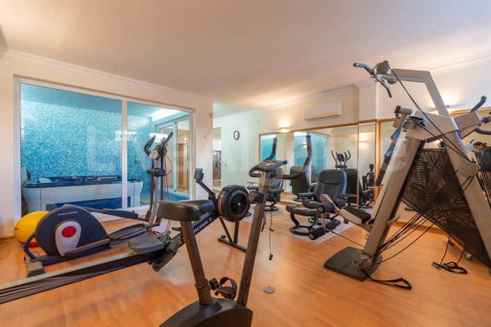 Image No.55-5 Bed House for sale