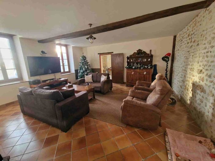 Image No.6-5 Bed House for sale