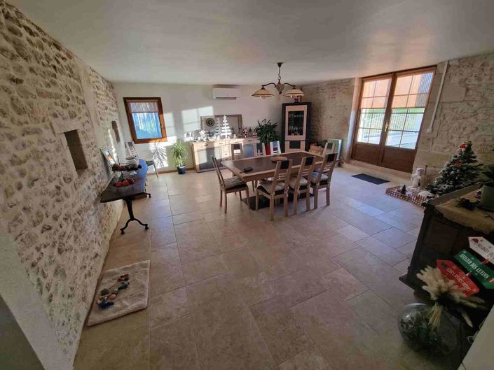 Image No.9-5 Bed House for sale