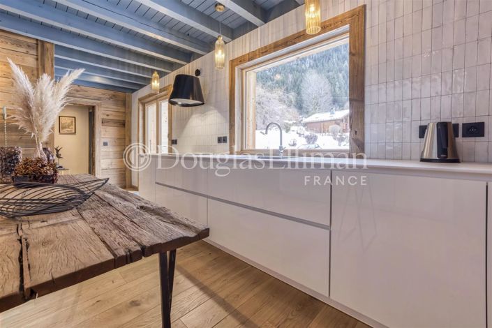 Image No.4-4 Bed House for sale