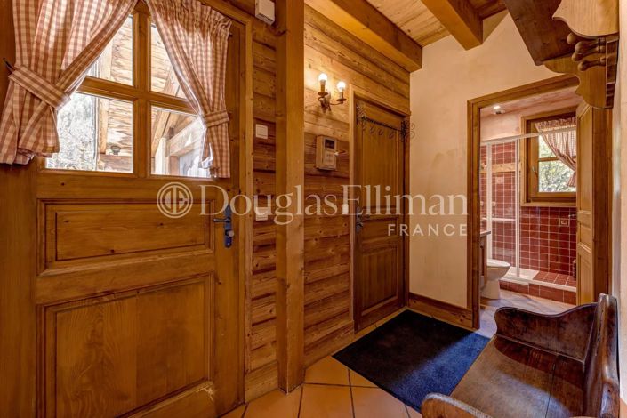 Image No.15-6 Bed House for sale