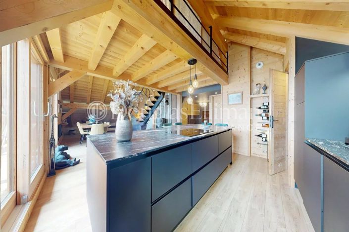 Image No.7-7 Bed House for sale