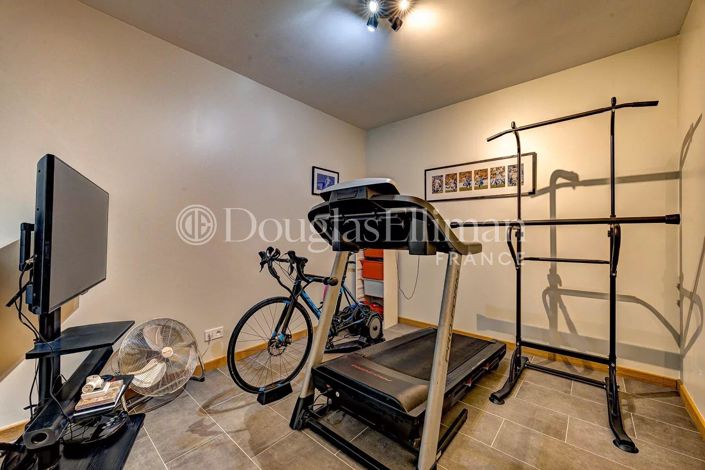 Image No.21-5 Bed House for sale