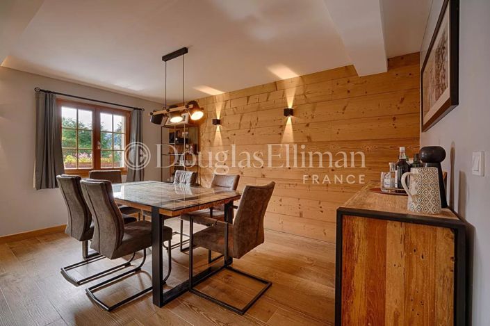 Image No.9-5 Bed House for sale