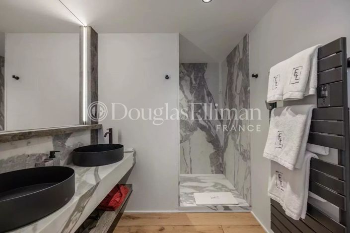 Image No.11-5 Bed House for sale