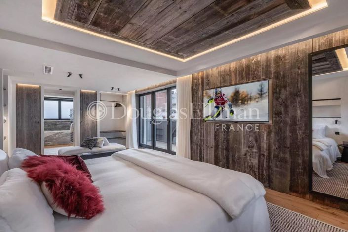 Image No.8-5 Bed House for sale