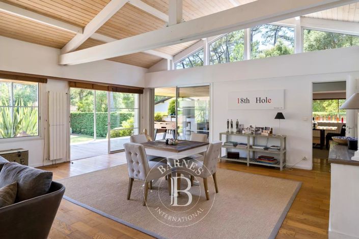 Image No.15-5 Bed House for sale