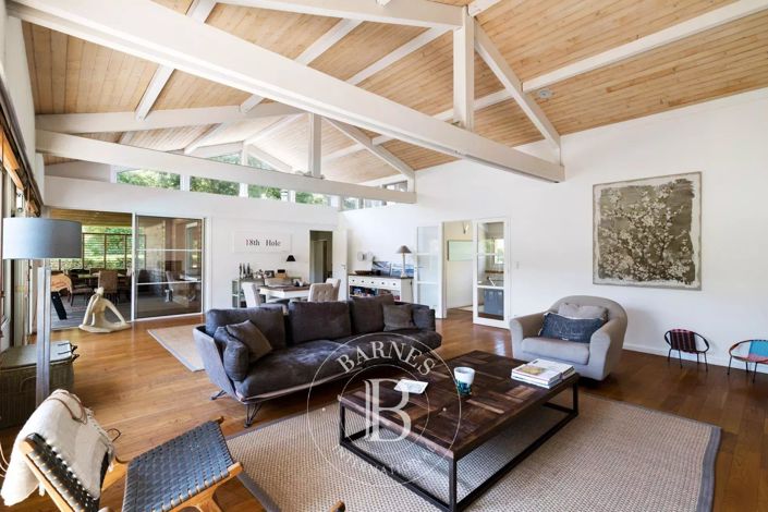 Image No.16-5 Bed House for sale