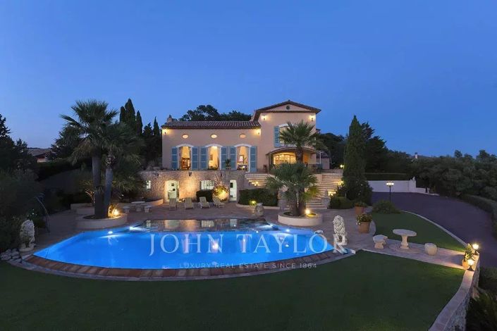 Image No.2-8 Bed House for sale