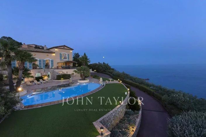 Image No.3-8 Bed House for sale