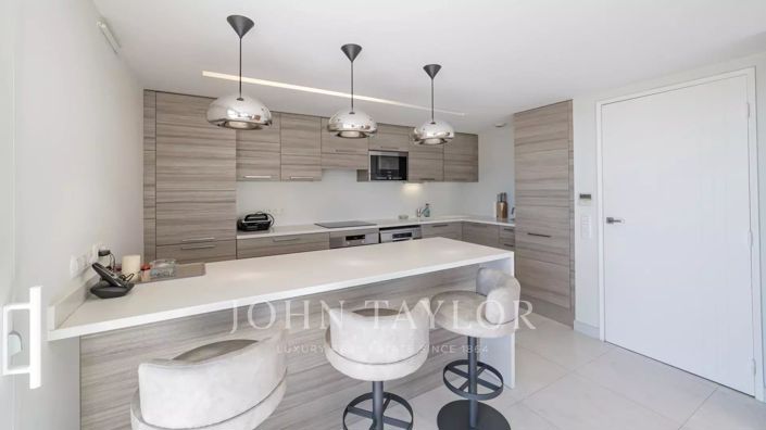 Image No.10-3 Bed Apartment for sale