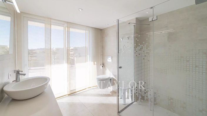 Image No.12-3 Bed Apartment for sale