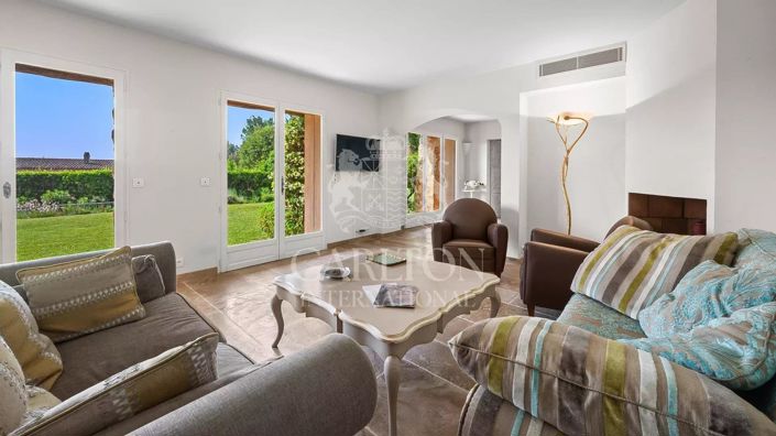 Image No.18-5 Bed House for sale