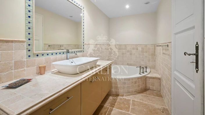 Image No.29-5 Bed House for sale