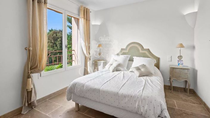 Image No.34-5 Bed House for sale