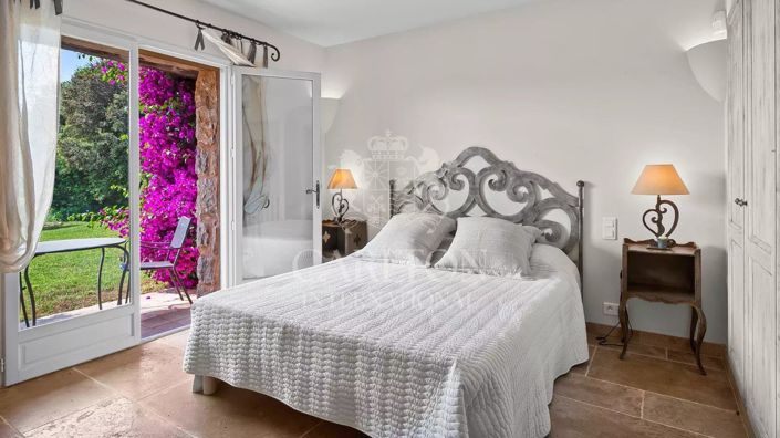 Image No.36-5 Bed House for sale