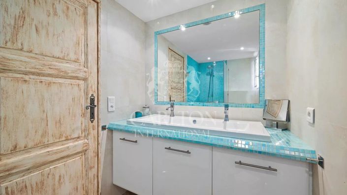 Image No.41-5 Bed House for sale