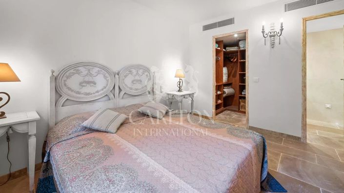 Image No.42-5 Bed House for sale