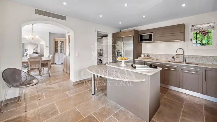 Image No.6-5 Bed House for sale