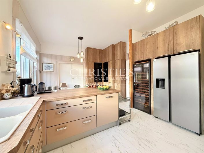 Image No.15-7 Bed House for sale