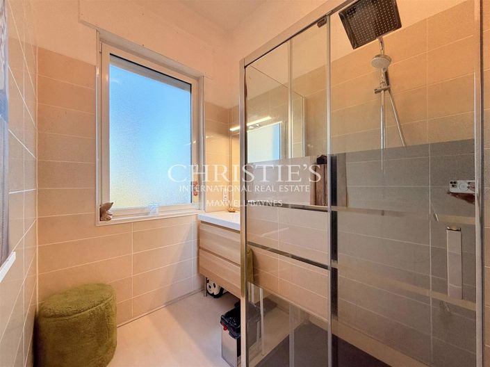 Image No.18-7 Bed House for sale