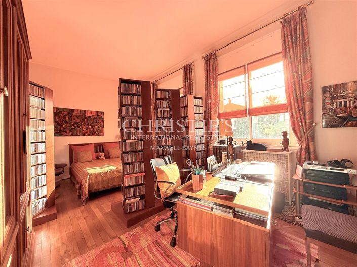 Image No.20-7 Bed House for sale