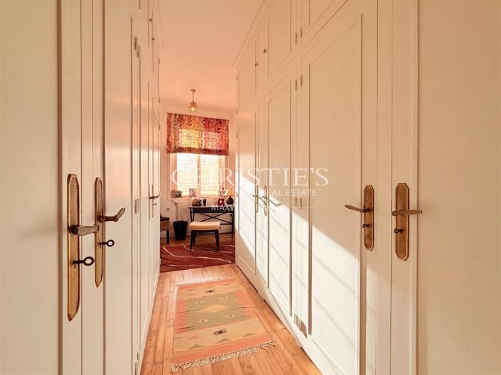 Image No.23-7 Bed House for sale