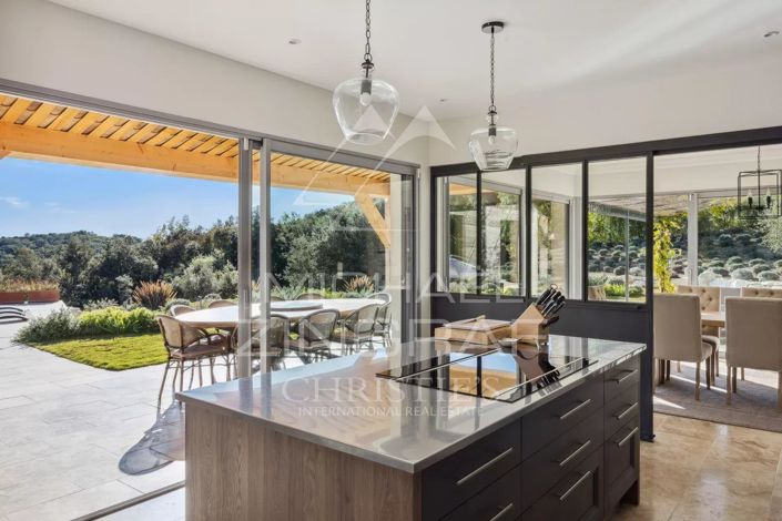 Image No.4-6 Bed House for sale