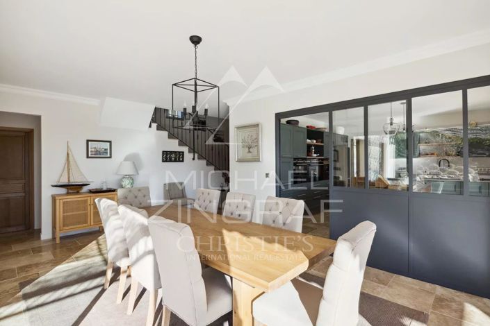 Image No.6-6 Bed House for sale