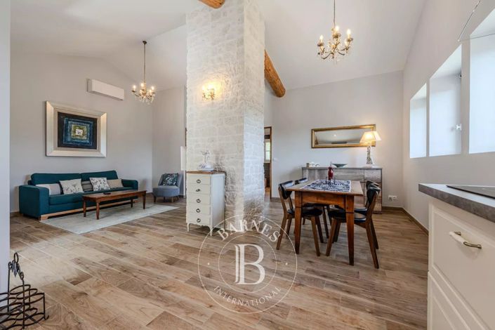 Image No.14-8 Bed House for sale