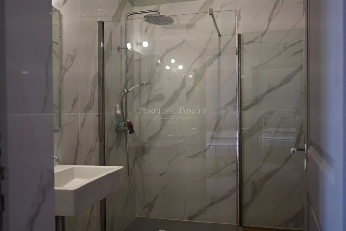 Image No.12-10 Bed House for sale