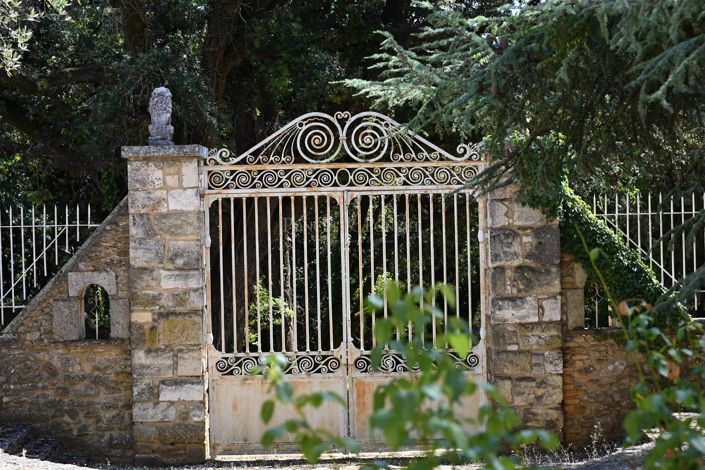 Image No.11-9 Bed House for sale