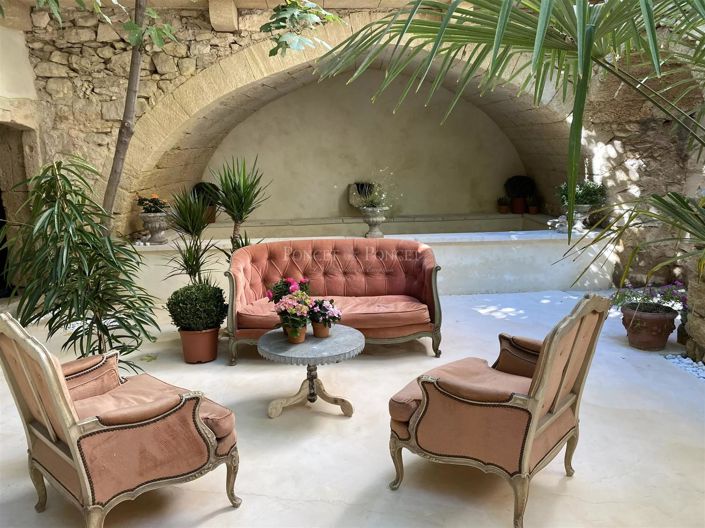 Image No.5-6 Bed House for sale