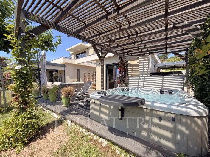 Image No.15-3 Bed House for sale