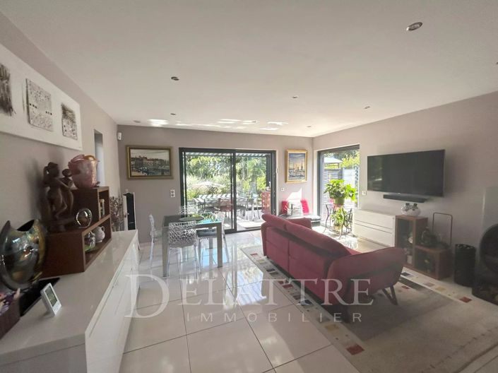 Image No.7-3 Bed House for sale