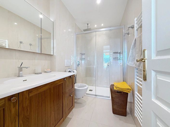 Image No.18-3 Bed Apartment for sale