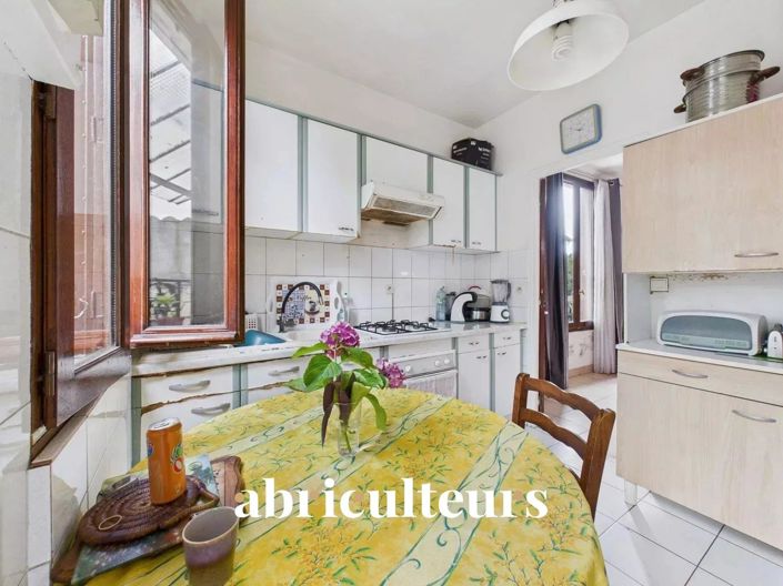 Image No.11-2 Bed House for sale