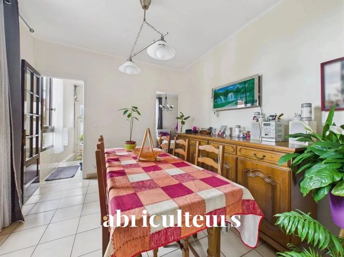 Image No.4-2 Bed House for sale