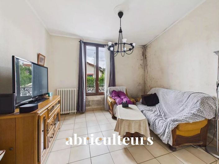 Image No.9-2 Bed House for sale