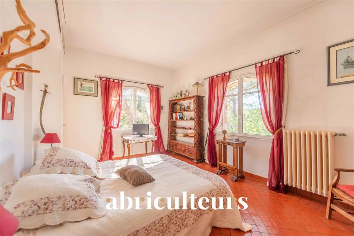 Image No.9-4 Bed House for sale